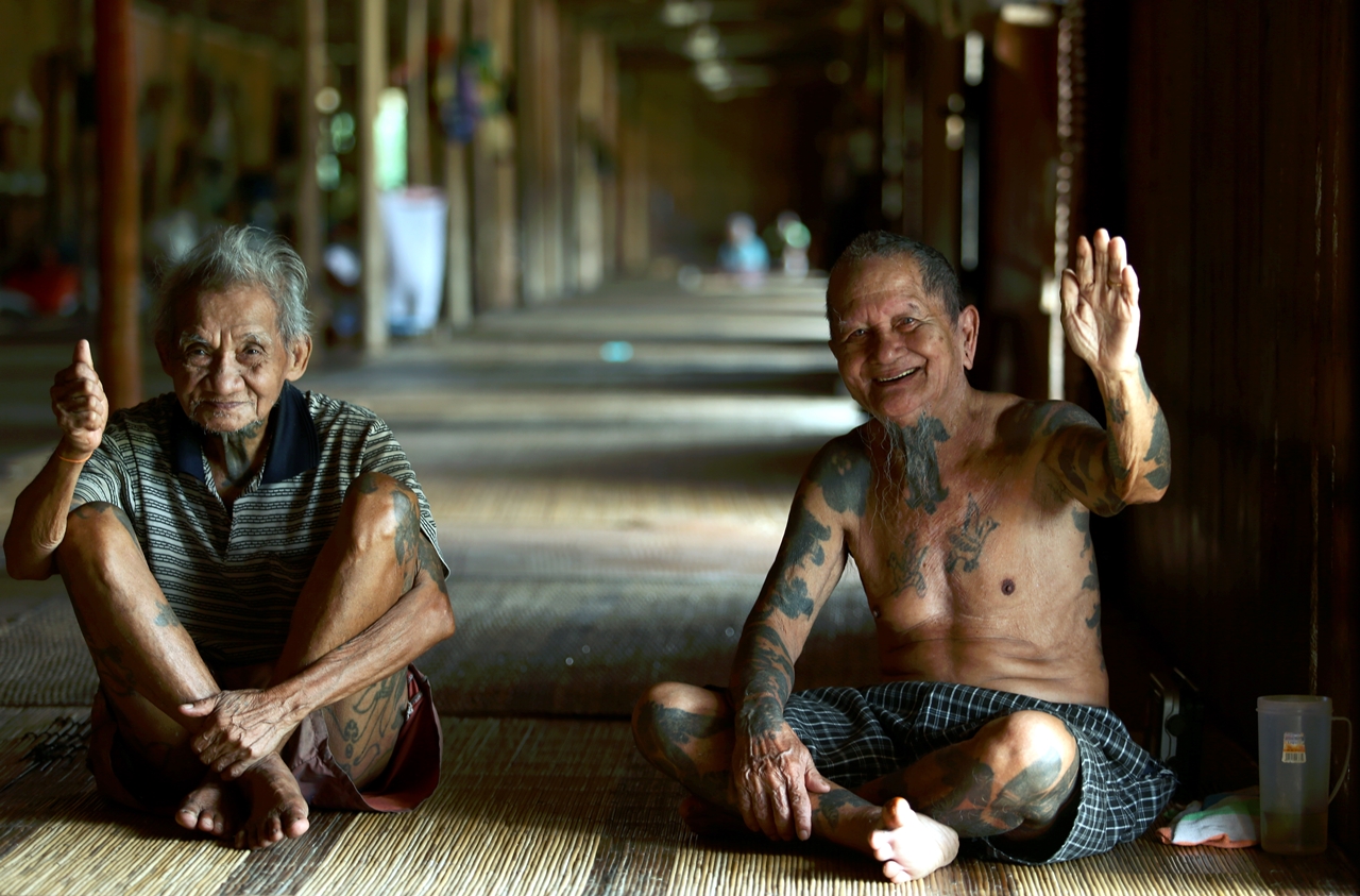 Two-elderly-Ibans-at-their-longhouse-batang-ai.jpg
